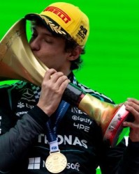 爱游戏体育登录入口-F1中国站夺首冠 安东内利：下一位伟大的世界冠军？